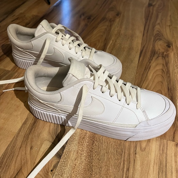 Barely worn platform Air Force Ones - Picture 1 of 4